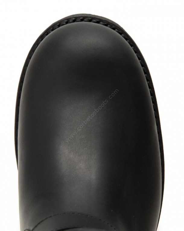 Compra ya en nuestra tienda online motorista estas botas engineer Mayura de piel negra para hombre con suela dentada de goma y forro interior.