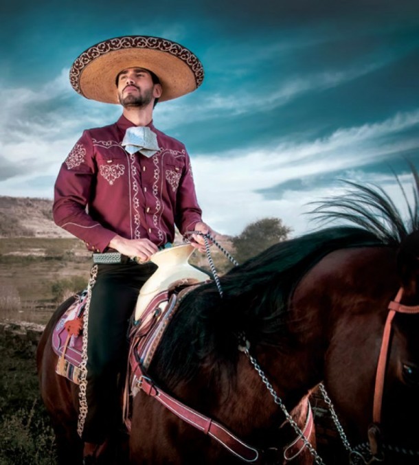 Camisa clásica de charro mexicano para hombre color granate