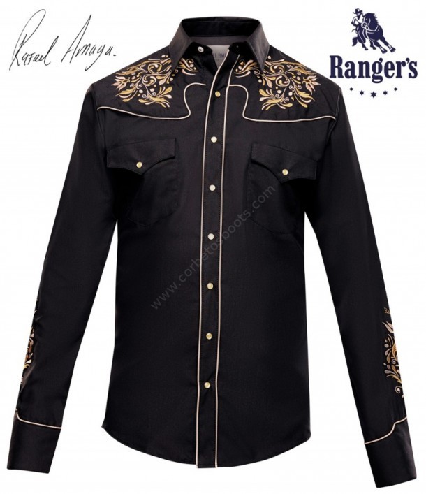 Camisa negra estilo cowboy Rafael Amaya con filigranas bordadas en mangas