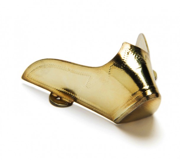 Shiny golden metal toes for western style footwear