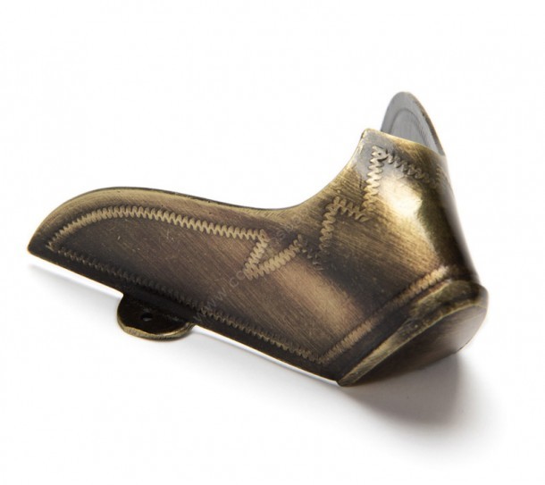 Fine toe suitable distressed golden metallic caps