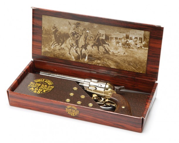 Buy this Colt Peacemaker replica specially designed for collectors, it includes a box and 6 bullets. Made by Kolser.
