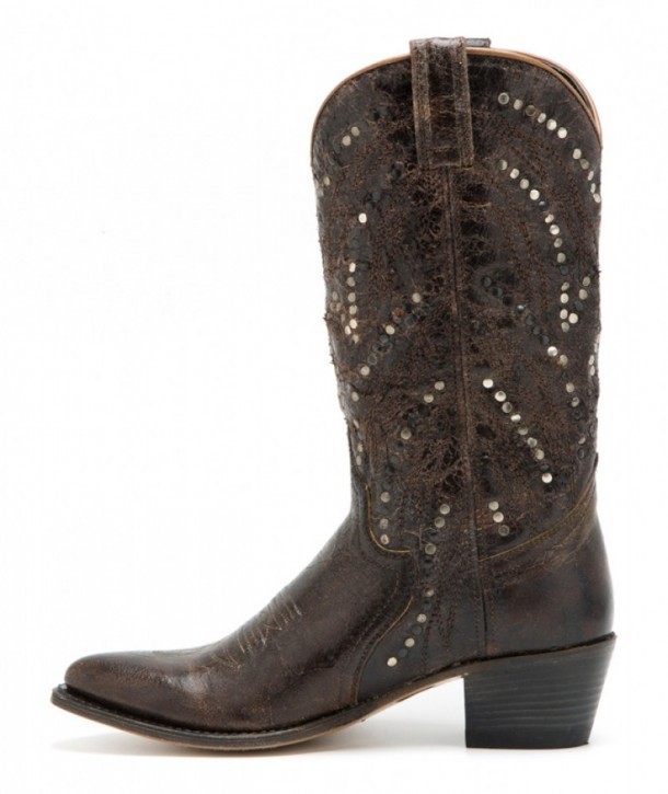 Cowboy style brown Sendra boots with studs