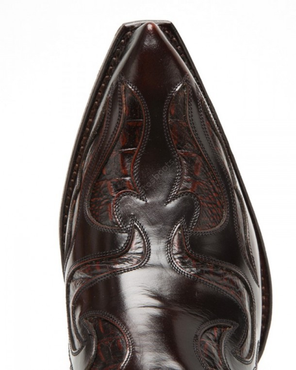 12364 Cuervo Florentic Fuchsia-Coco Fuchsia | Sendra Boots men shiny dark maroon cowhide cowboy boots combined with tooled crocodile details.