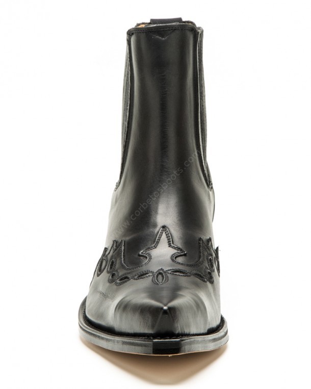 12825 Cuervo Snowbut Negro | Compra en nuestra tienda online estos botines vaqueros de punta fina para hombre Sendra hechos en doble piel negra.