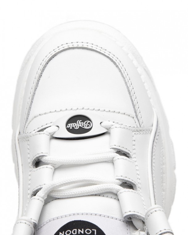 The brand new Buffalo London white sneakers are here, come and get them!