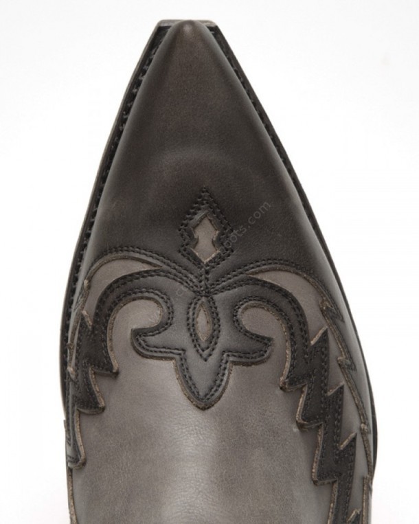 13871 Cuervo Olimpia Antracita-Olimpia Fumo | Compra en nuestra tienda online estas botas vaqueras Sendra unisex de cuero color gris oscuro y claro.