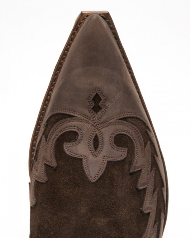 13871 Sprinter Chocolate-Softy Delave Moro | Compra ya en nuestra tienda online estas botas Sendra para chico y chica en piel girada y cuero marrón.