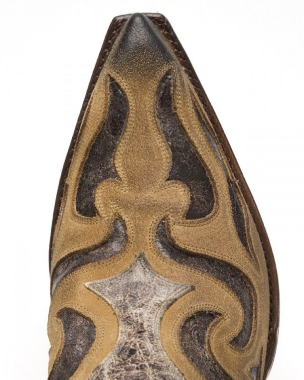 15223 Cuervo Serraje Camello Usado Negro-Barbados Quercia | Compra online estas botas Sendra para hombre en ante marrón y piel desgastada.