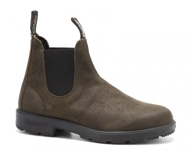 Water repellent Blundstone dark olive waxed suede pull-on boots