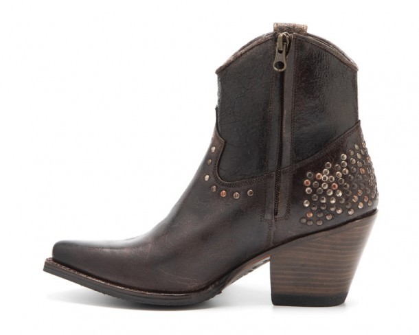 Women Sendra cowboy fashion crackled brown leather booties with studs