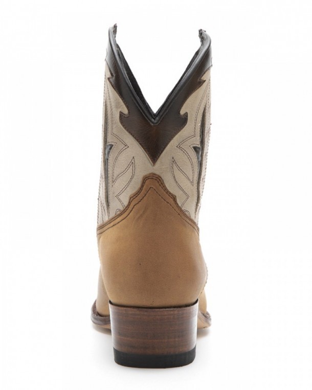 Mexican style mid calf ladies Sendra tanned light brown western boots