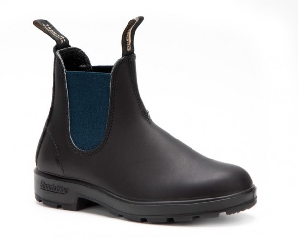 Blundstone black leather Australian boots with navy blue elastics