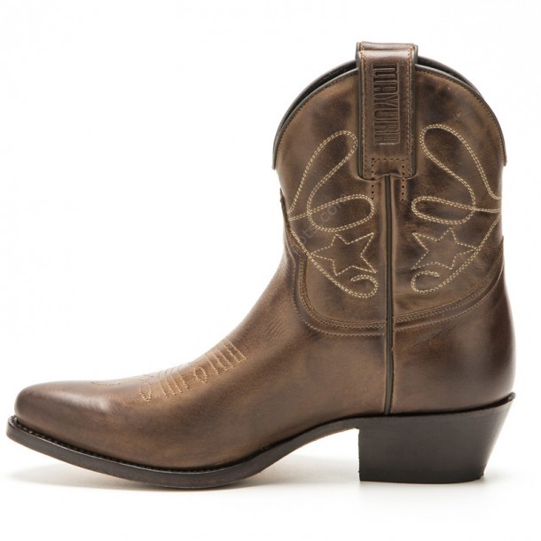 2374 STBU Alcatrao | Get this Mayura womens brown leather cowboy boots for an amazing price, for daily use or line dancing.