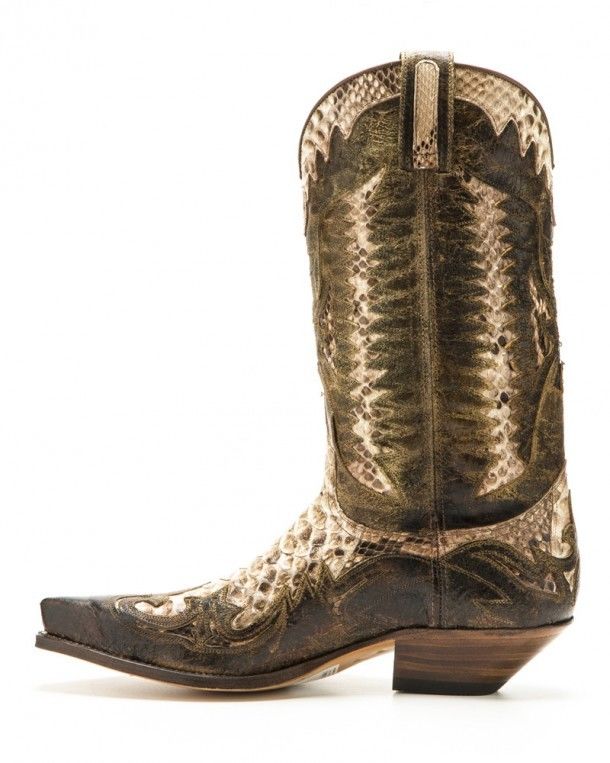 3840 Cuervo Barbados Camello-Pitón Barriga Natural | Buy now these Sendra cowboy boots for men made with natural python skin and distressed leather.