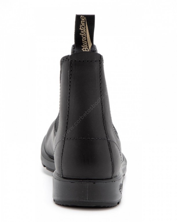 Waterproof black Blundstone Chelsea boots