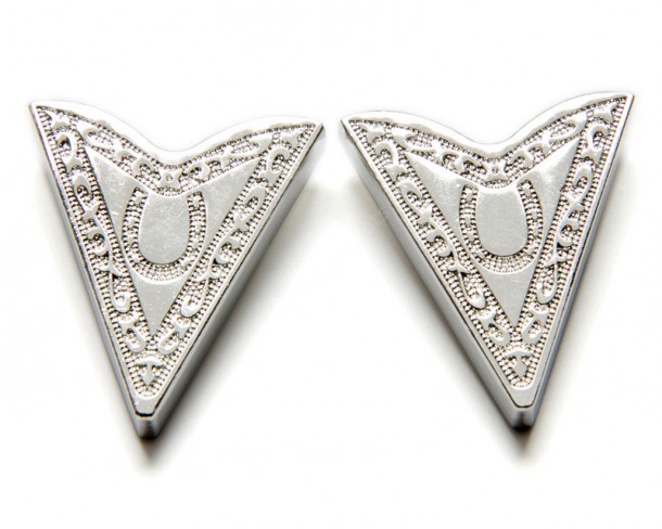 Silver engraved horseshoe cowboy collar tips for shirt