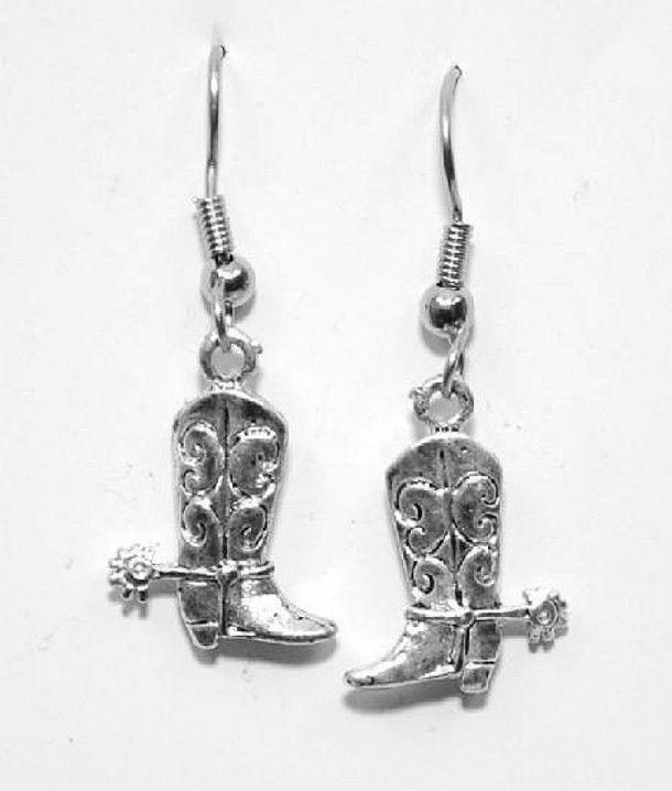 53-E8 | Small silver boot with spurs earrings