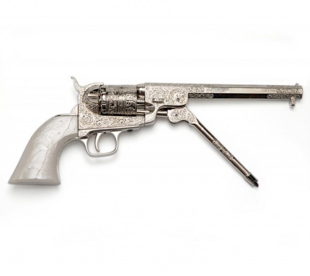 Réplica revólver confederado Colt Navy grabado con mango imitación marfil