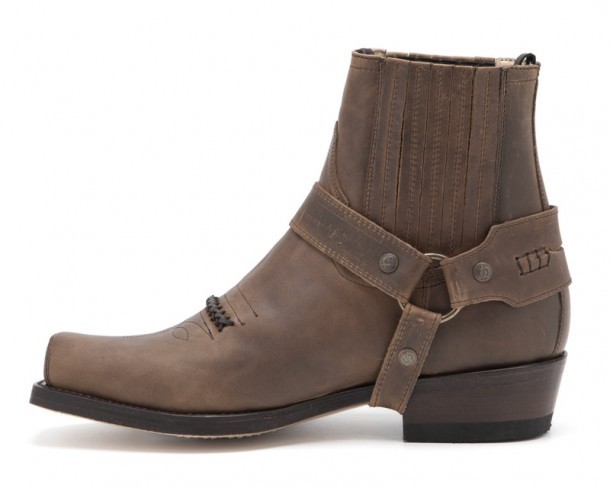 Compra tus nuevos botines de punta cuadrada Sendra para hombre en nuestra tienda online
