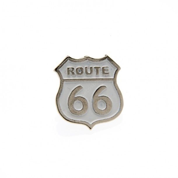 En tu recorrido por la Ruta 66 no puede faltar este pin de la famosa señal en fondo blanco u otros accesorios disponibles en nuestra tienda online.