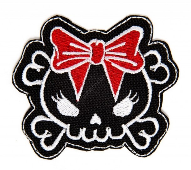 Parche bordado calavera negra "Skull Rocker Kitty" con lazo rojo