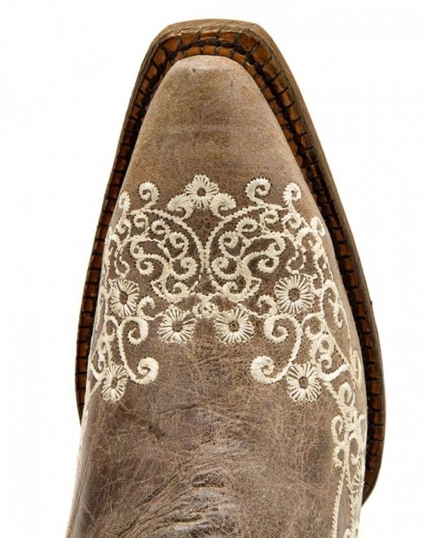 A-1094 Brown Crater Bone | Envíamos a toda España estas botas para mujer Corral Boots en piel marrón y bordados florales en color hueso.