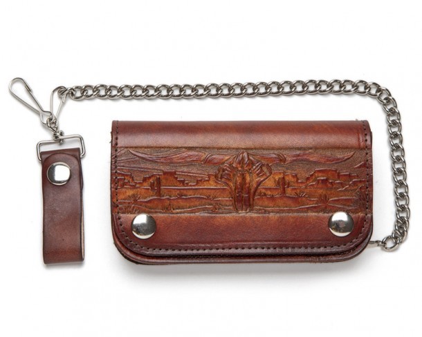Cartera americana marrón con cadena grabado longhorn y paisaje del Oeste