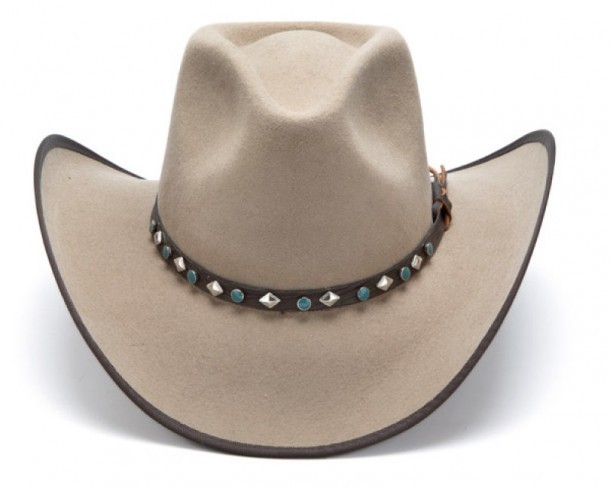 Sombrero cowboy unisex fieltro color arena con decoración turquesas y conchos