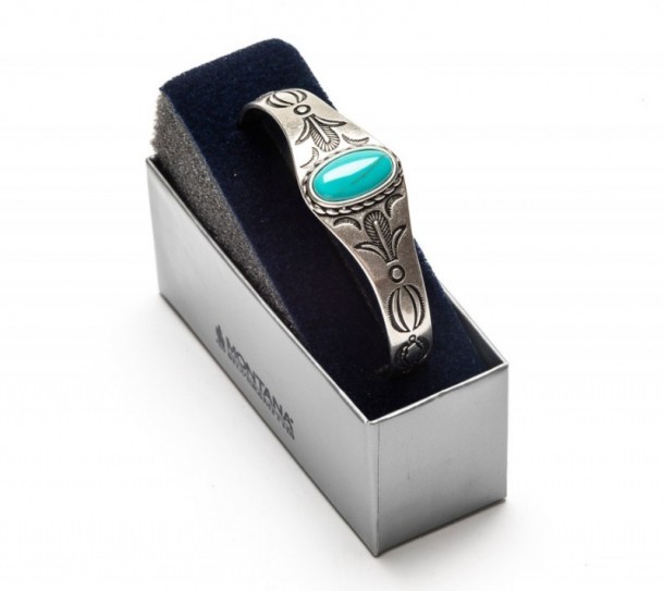 Buy your new Montana Silversmiths turquoise and silver plated western bracelet at Corbeto