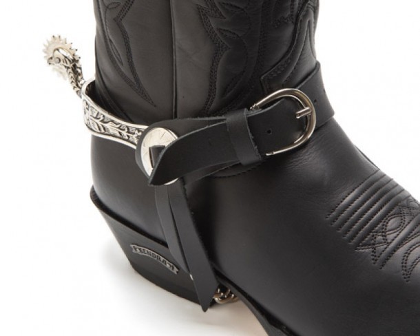 Espuelas para botas cowboy hechas en metal, fabricadas por Sendra Boots, ajustables a todas las tallas.