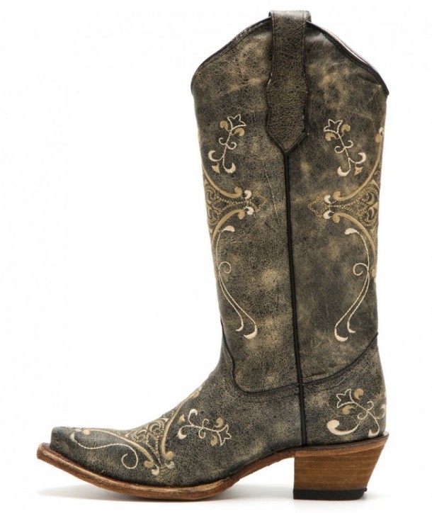 L-5048 Black Crackle Bone | From Mexico to your feet, find and buy these Circle G ladies boots made with crackled black leather and bone embroidery.