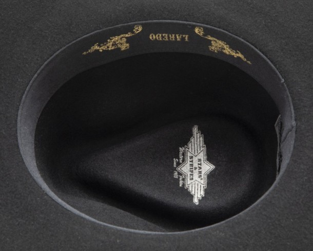 Water-repellent western hat, pefect for horse riding western style and not get wet.
