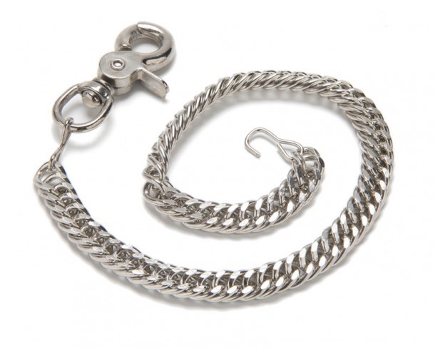Double link metallic chain for biker style wallets