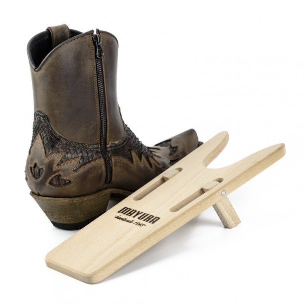 Mayura wooden boot jack for cowboy and work boots
