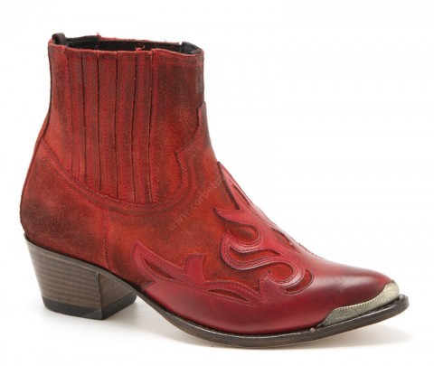 13924 Lia Rocío Pomodoro Usado Negro-Serraje Sandía Usado Negro | Buy at our online shop this fashion Sendra red suede ankle boots for ladies.